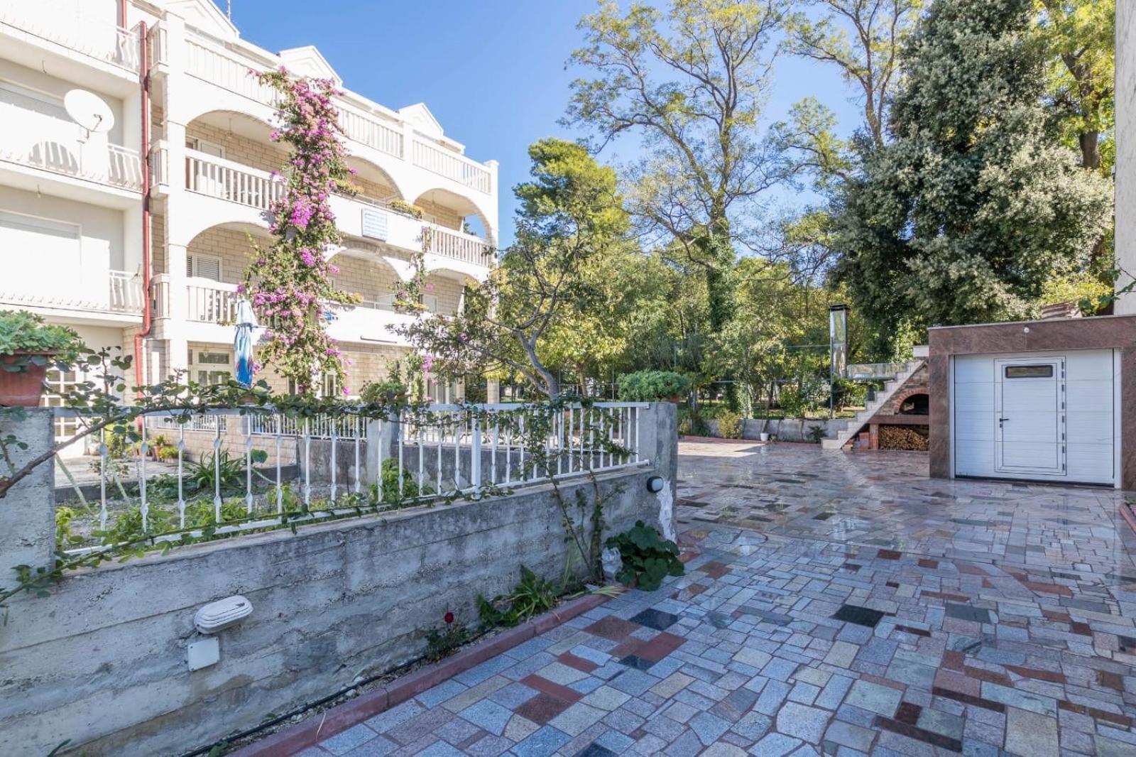 Apartments Dino Kaštela Exterior foto